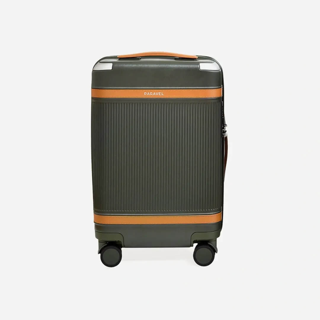 Luggage pick made with sustainable and recycled materials.