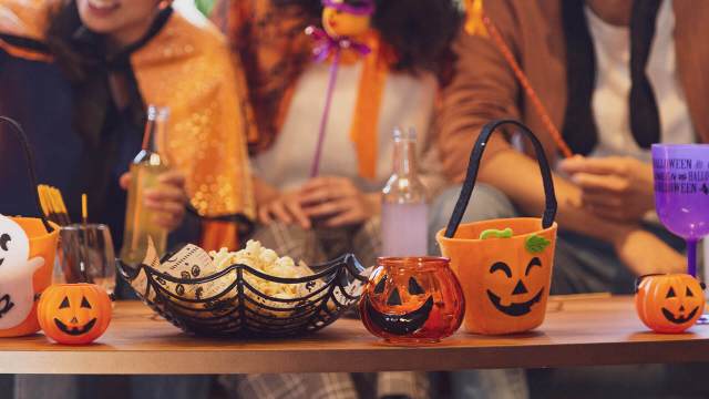 Halloween costumes environmental impact, Make Halloween more cost-effective, Halloween cost,