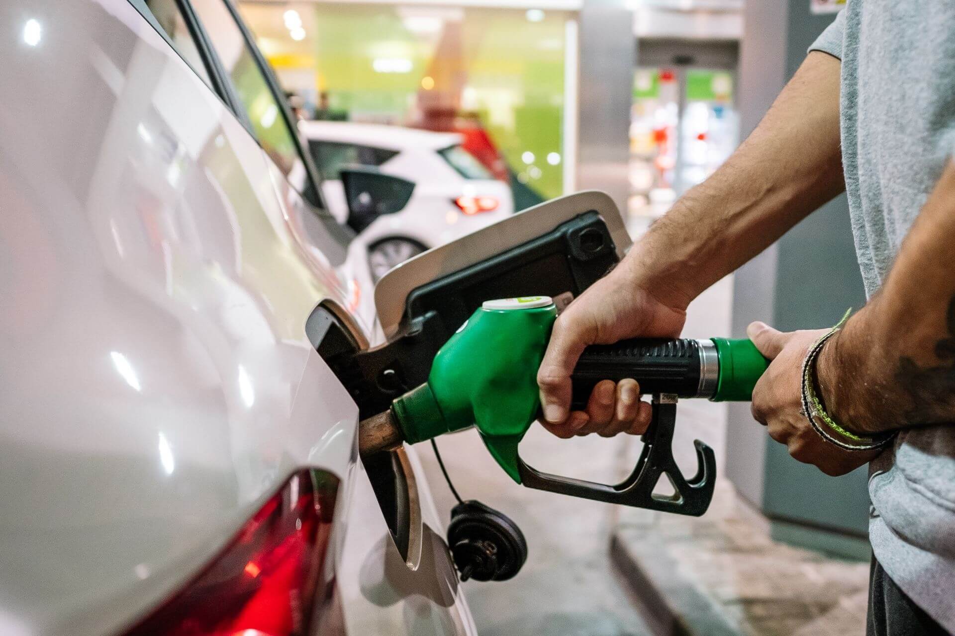 Idling lowers car's fuel