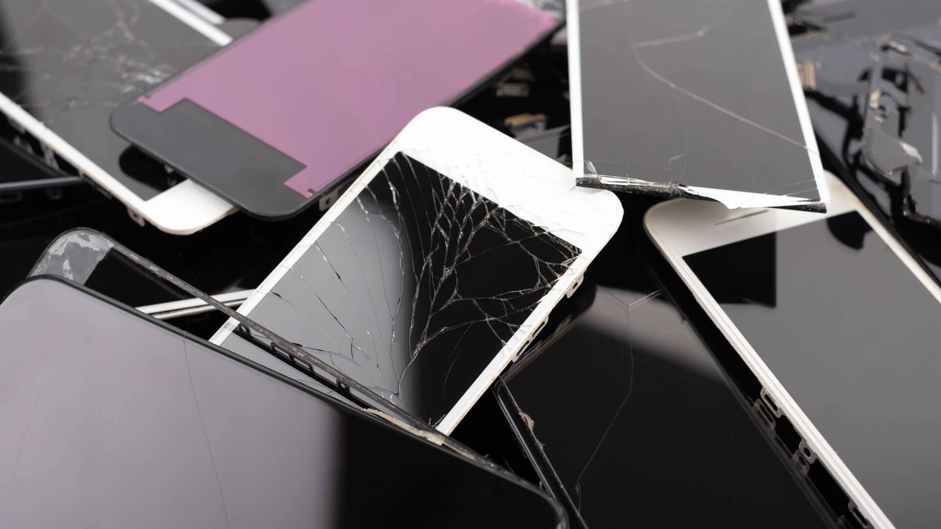 Audi, Broken phones for recycle