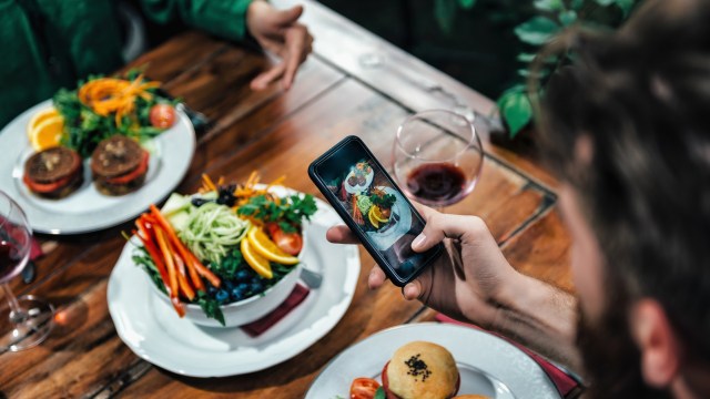 Veggly hipsters dating app