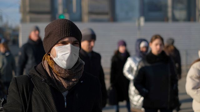 People wearing mask, air pollution, depression