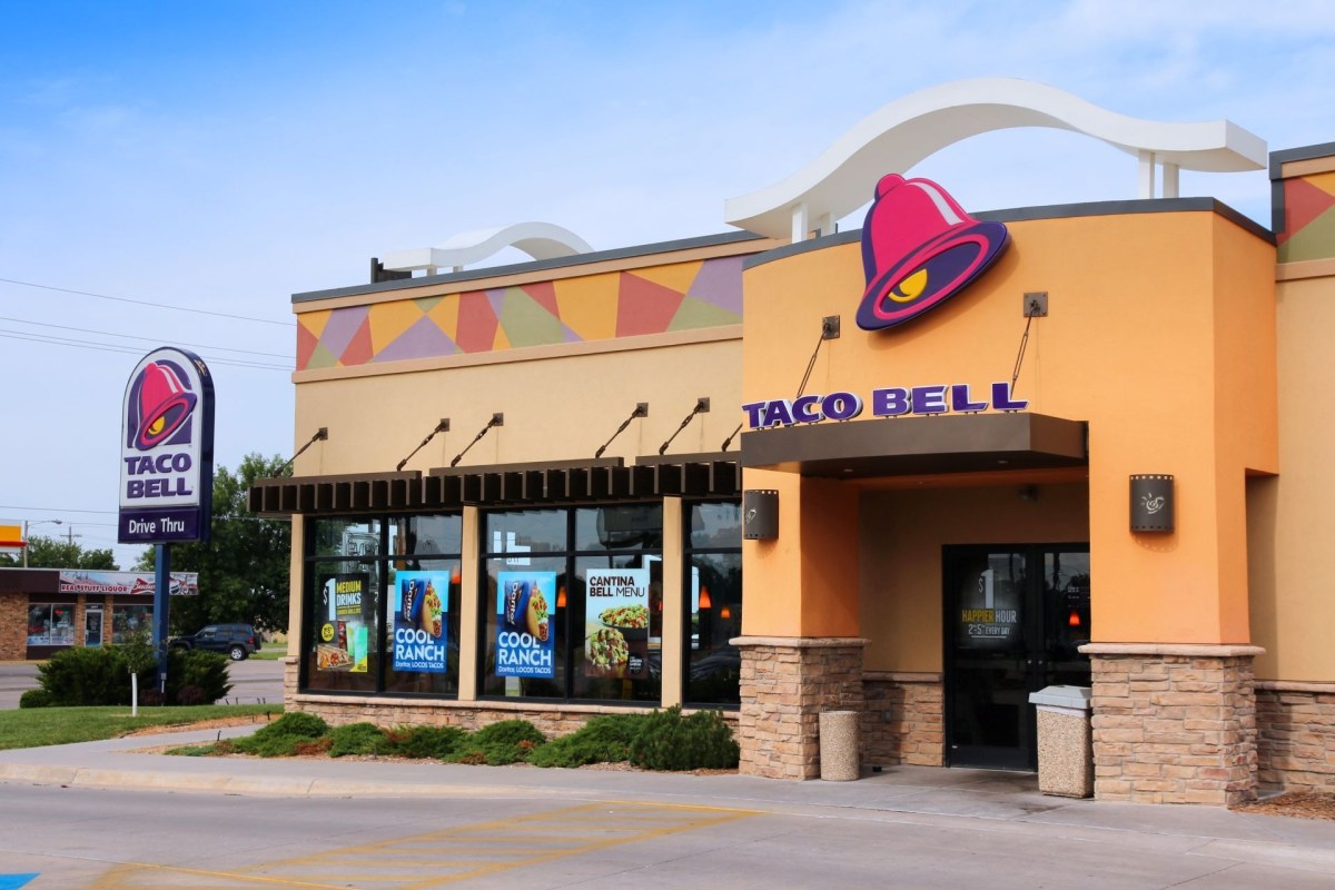 Taco Bell, Adding EV chargers