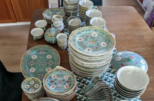 Fine china set, Porcelain dishes