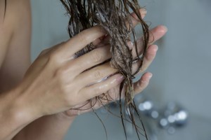 Bar conditioner for curly hair