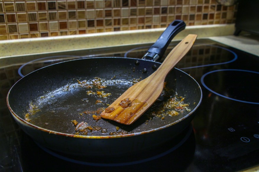 Redditor learns how to recycle old, non-stick Teflon pans