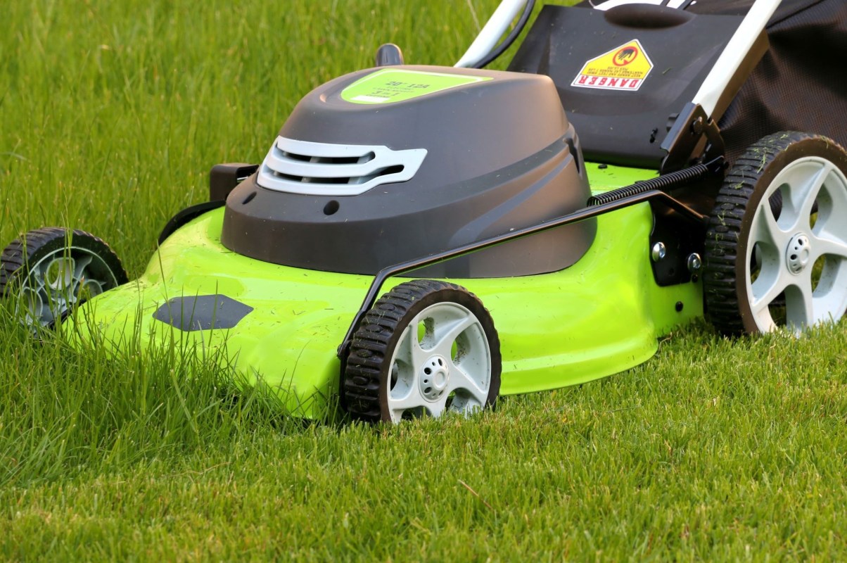 Toro electric lawn mower
