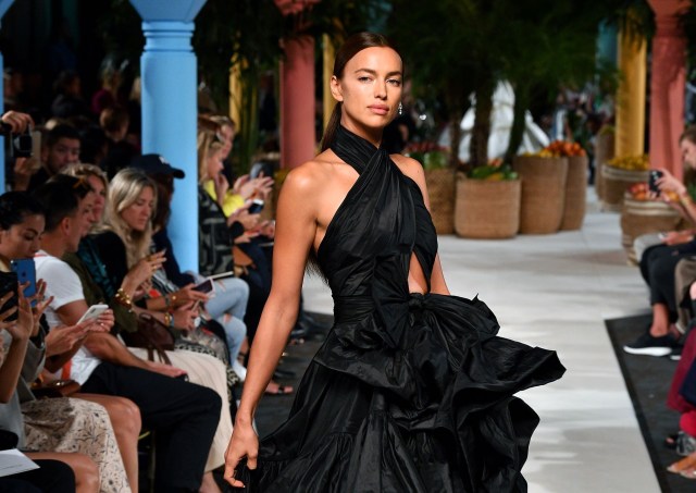 Oscar de la Renta Encore program