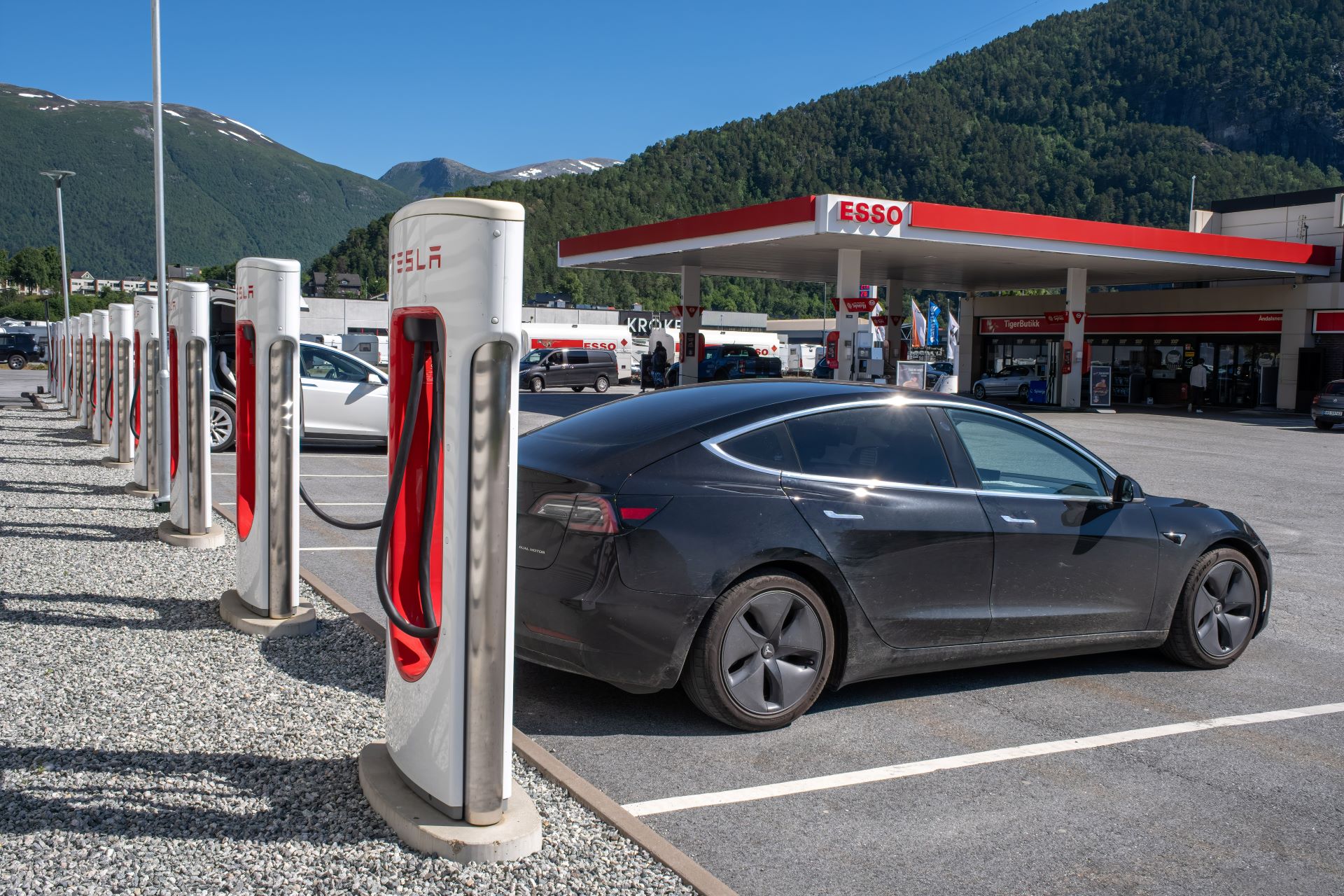 Tesla Supercharger V2 & V3 - A1 Erftstadt : charging station in Erftstadt,  Germany