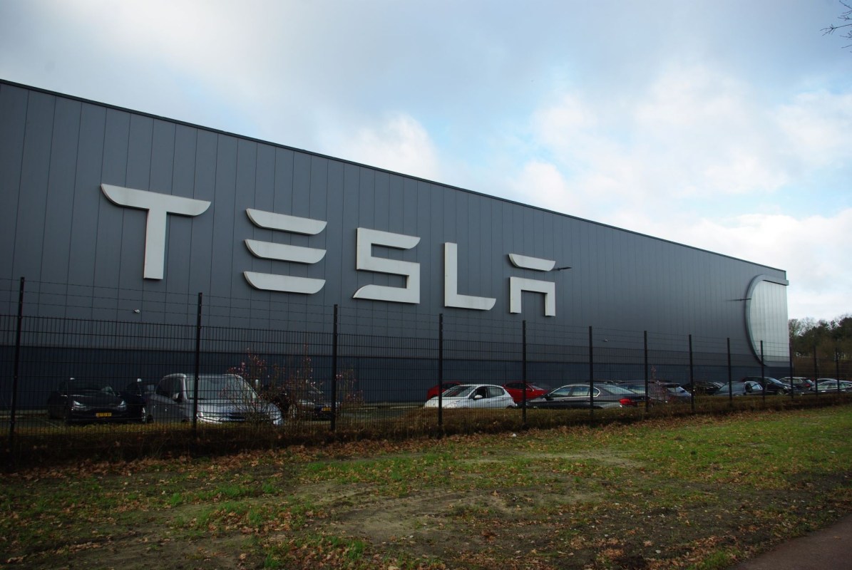 Tesla is building a Lithium Lab