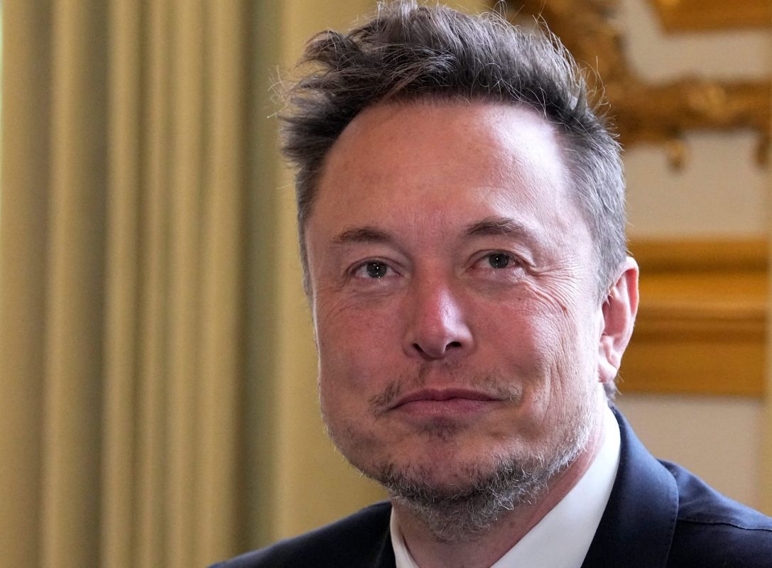 Elon Musk , Tesla