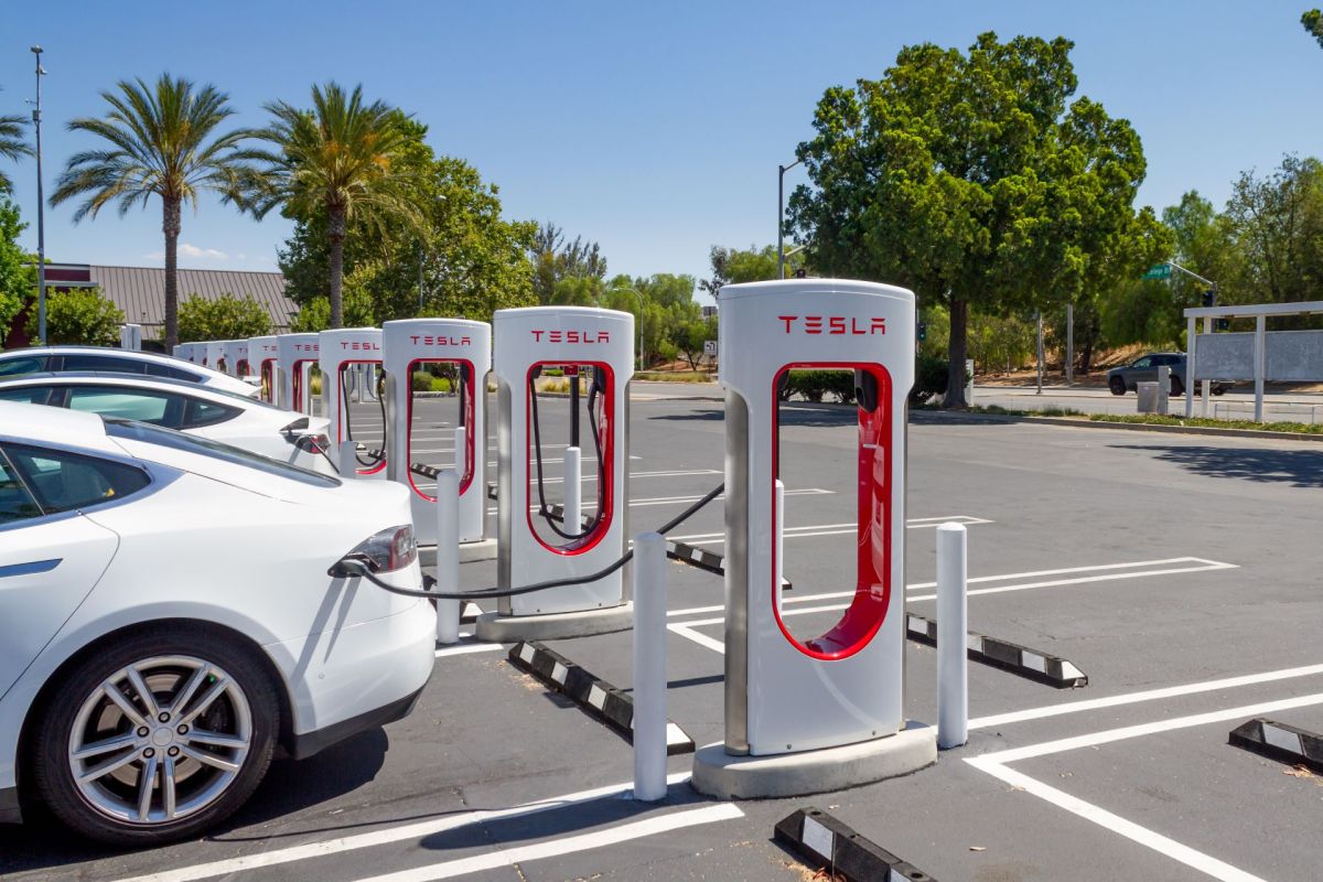 Tesla 'supercharger' network