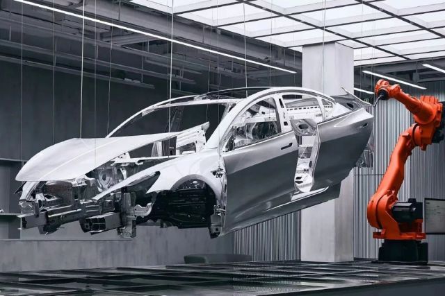 Tesla's Giga Laboratory, immersive technology to build cars