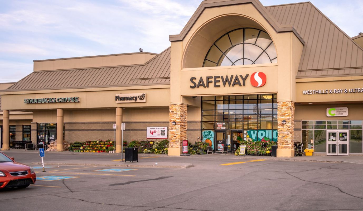 Safeway store for 'toxic' method of storing water