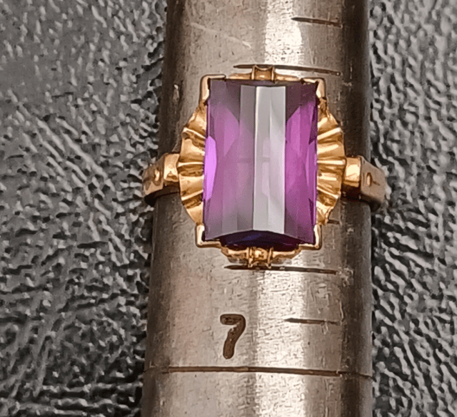 yellow gold and amethyst ring