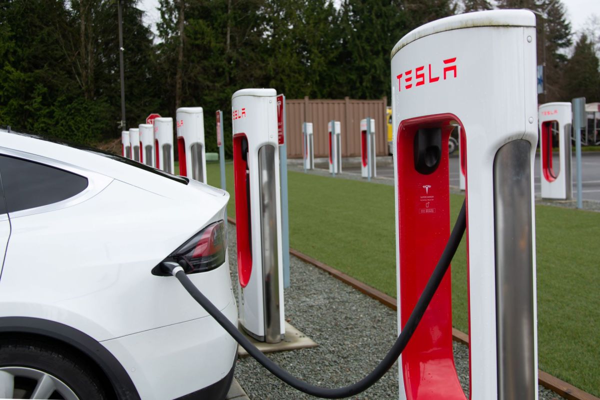 Tesla StoreDot's super-fast EV charging technology
