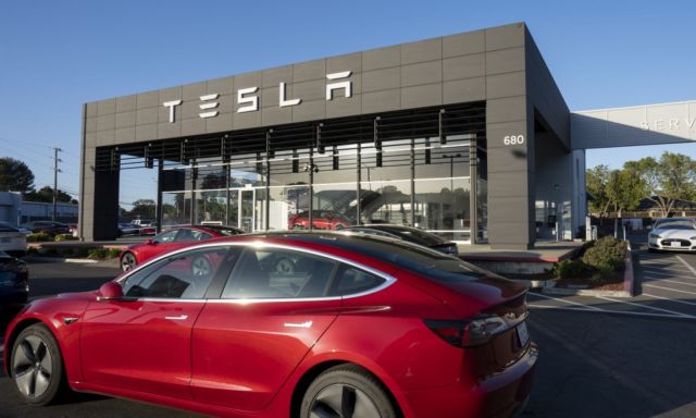 Tesla driving range complaints