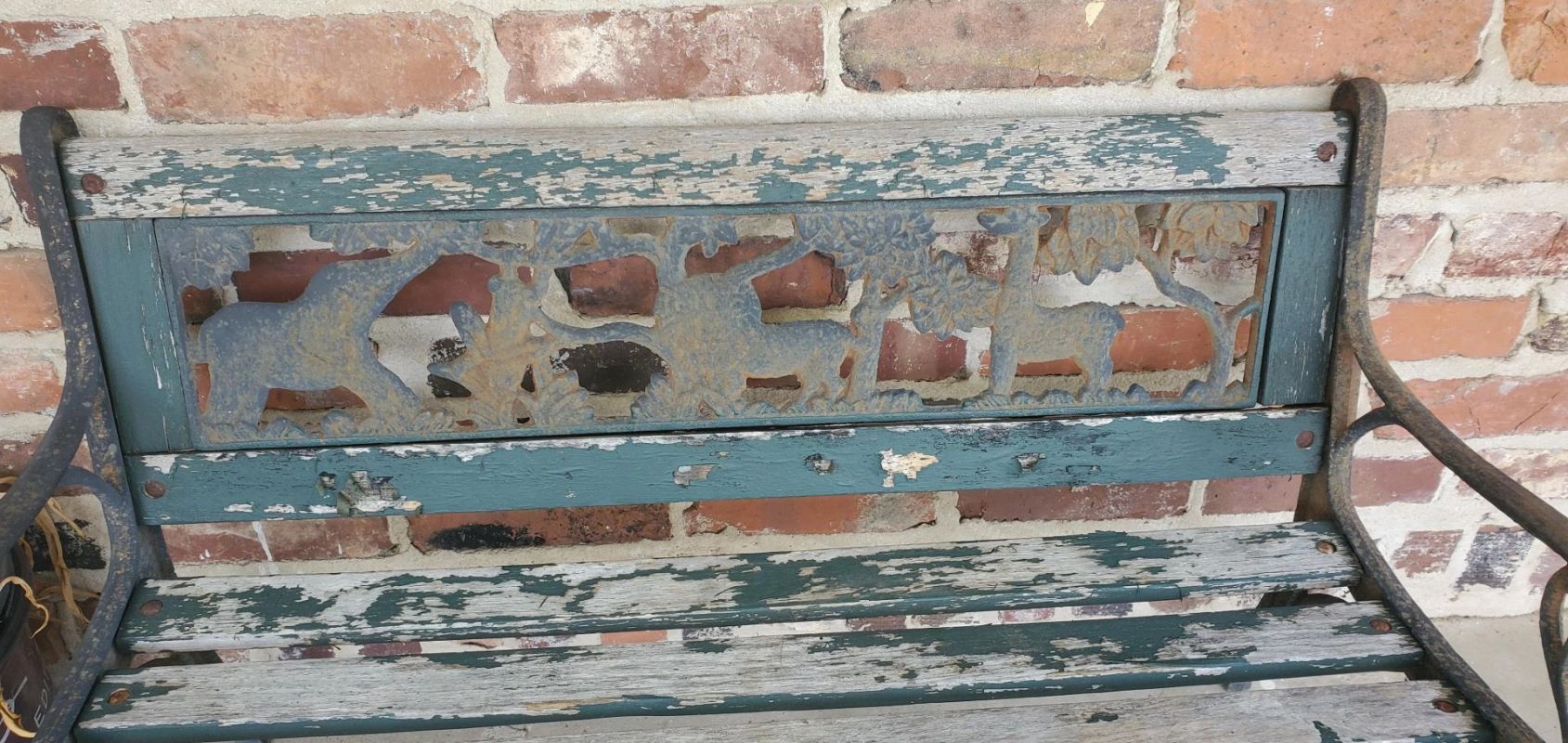 Unbelievable restoration of old children’s bench