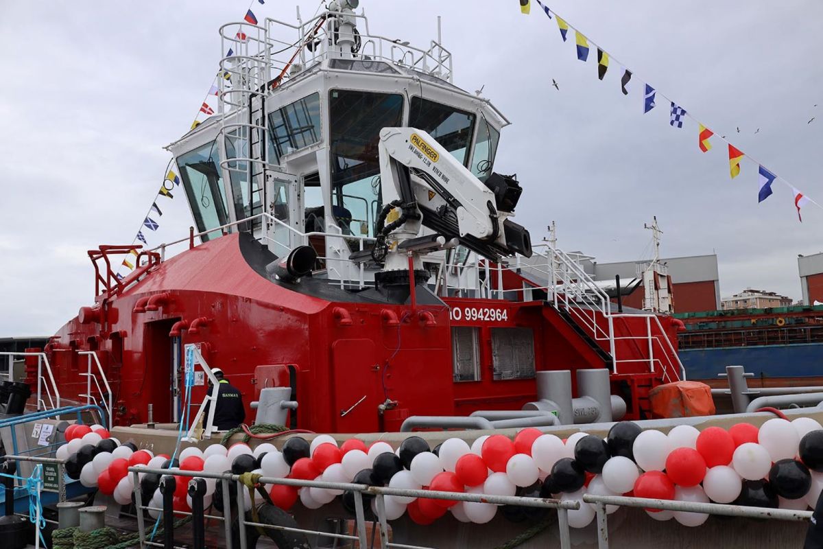 First-ever electric tugboat, making waves in the open ocean