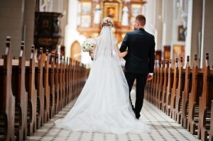 Secondhand wedding gown save brides thousands of dollars