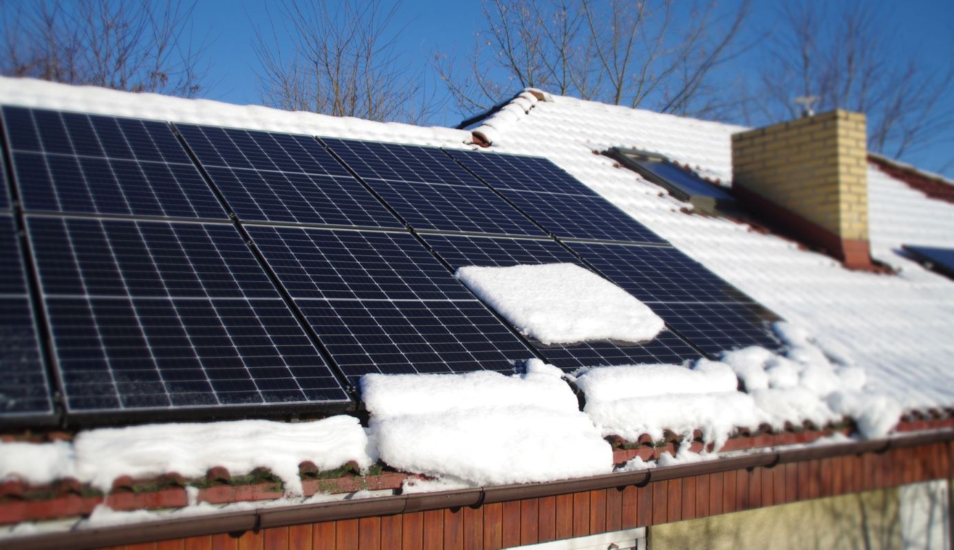 Snow proof solar panels that can work in all weather