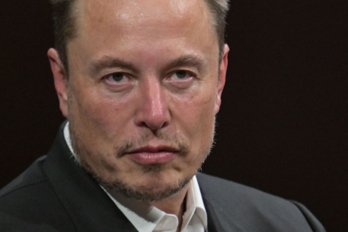 Elon Musk new project, Semitruck charging stations