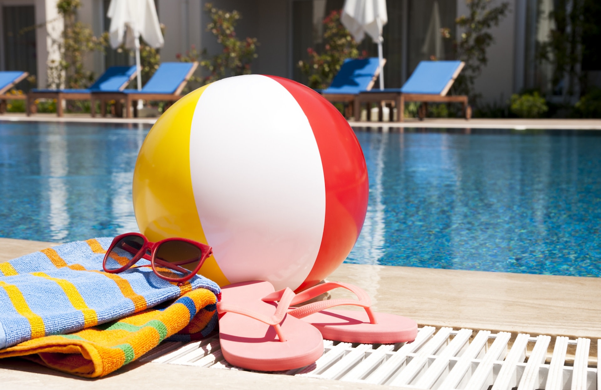 Swimming pool beach ball hot sale