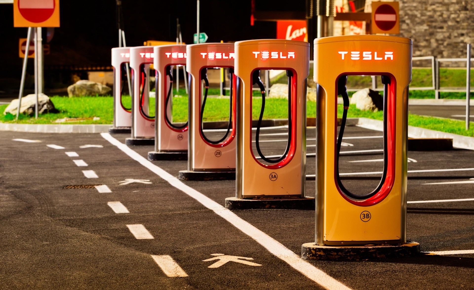 Speculations build as Tesla plans to build world's largest Supercharger ...