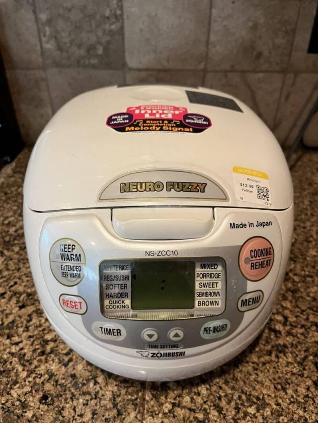 Zojirushi rice cooker Finds like this highlight one of the many benefits of thrift shopping. 