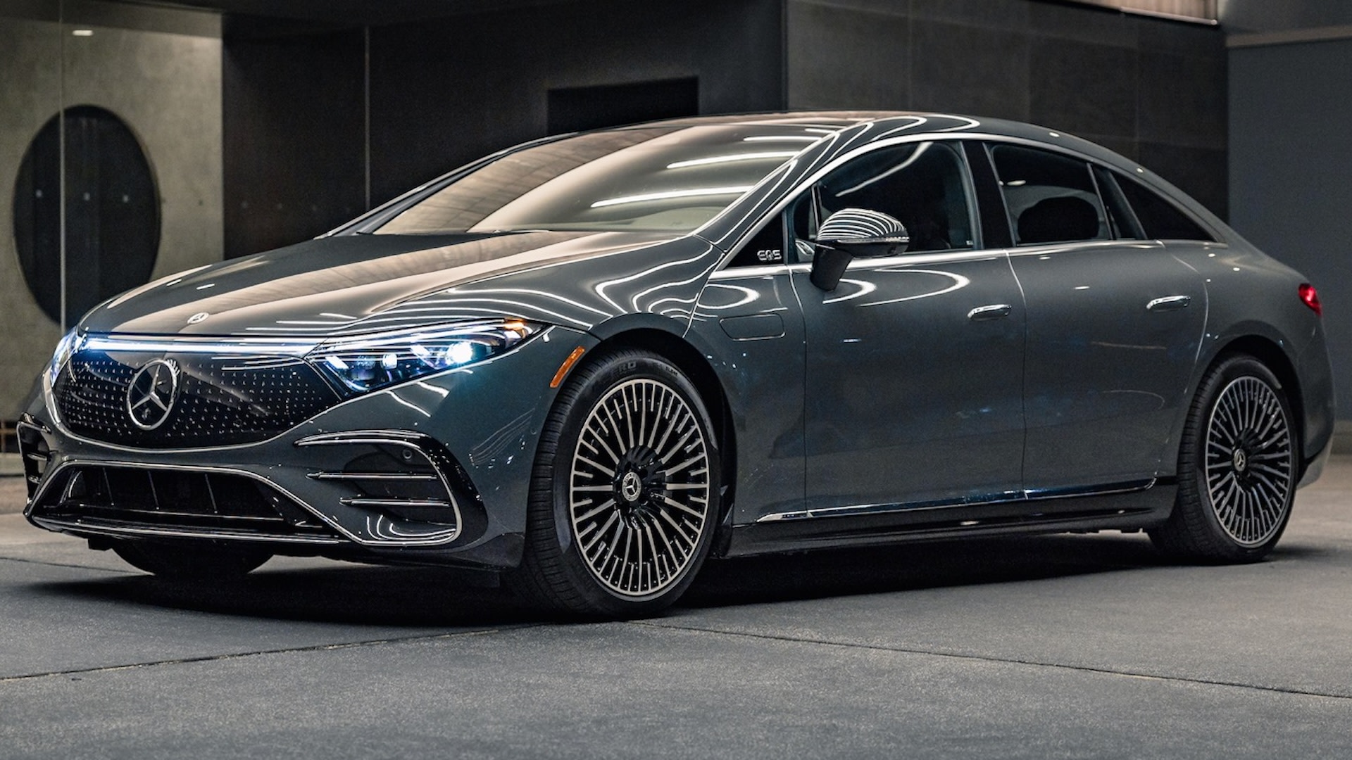 Mercedes-Benz revamps its electric cars with a game-changing new ...