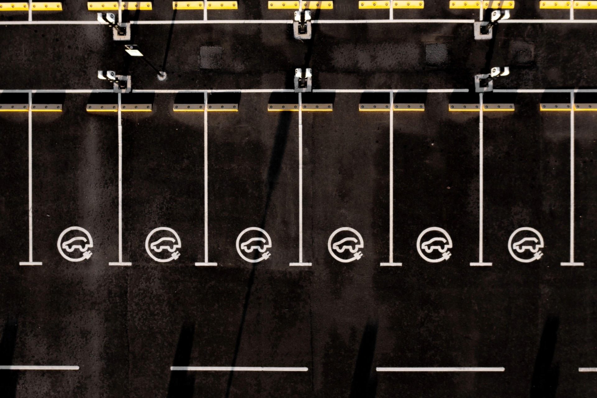 Tesla owner shares angering scene after pulling up to local charging