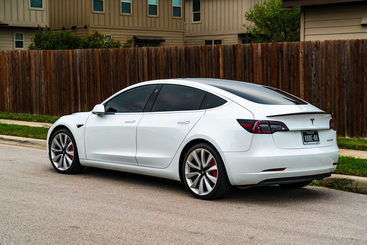 Tesla owner shares frustrating video after leaving car parked in public