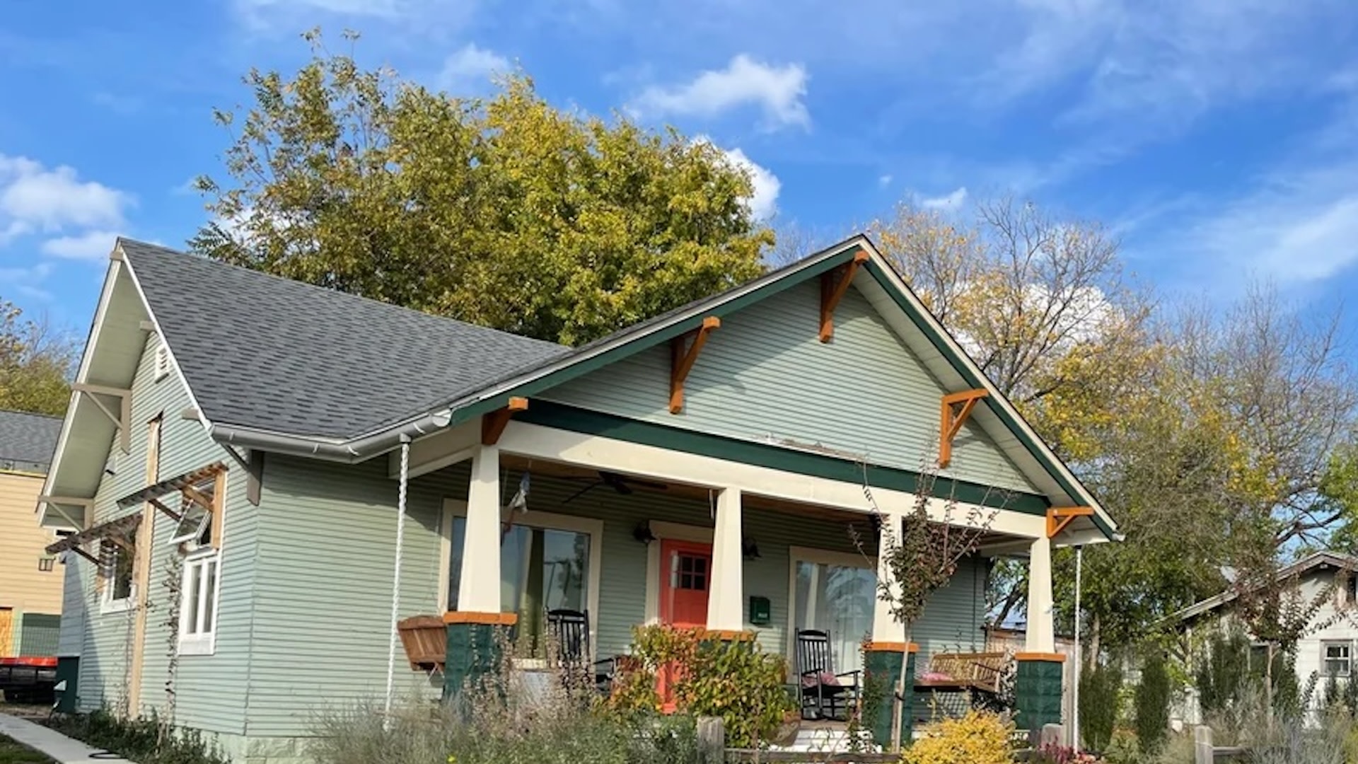 Proud homeowner shows off photos of incredible garden transformation