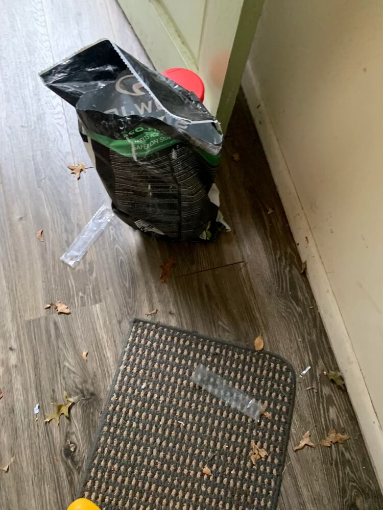Messy neighbors can certainly detract from the quality of life in an apartment setting.