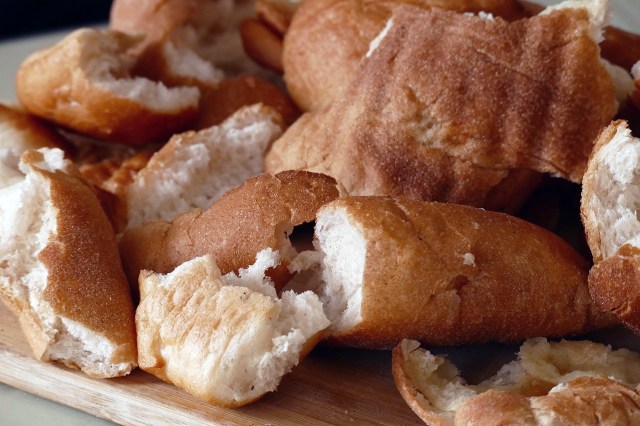 This clever trick turns leftover bread into a delicious snack.