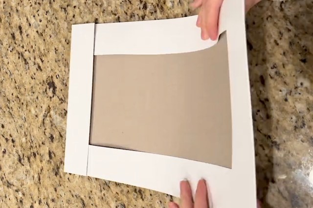 Now you can be spared the endless hassle of trying to find gift boxes when you need them.