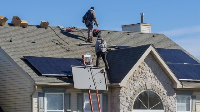 CNET found states such as Nebraska, Oklahoma, and Wyoming offer almost no incentives to help families make the switch.