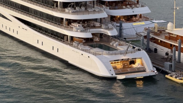 The boat in question was docked in what commenters determined was Miami.