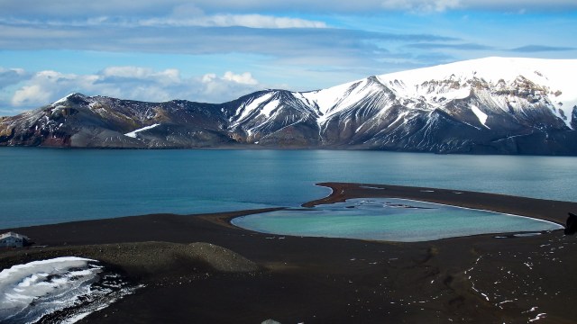 "Lake Enigma supports a phylogenetically diverse and high-biomass microbial ecosystem."