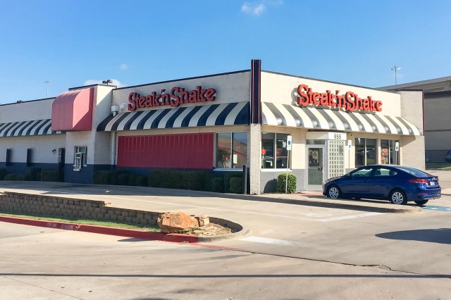 According to Tesla’s website, there are over 60,000 Superchargers worldwide.