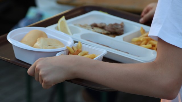 These students aren't the only ones trying to find ways to combat plastic pollution.