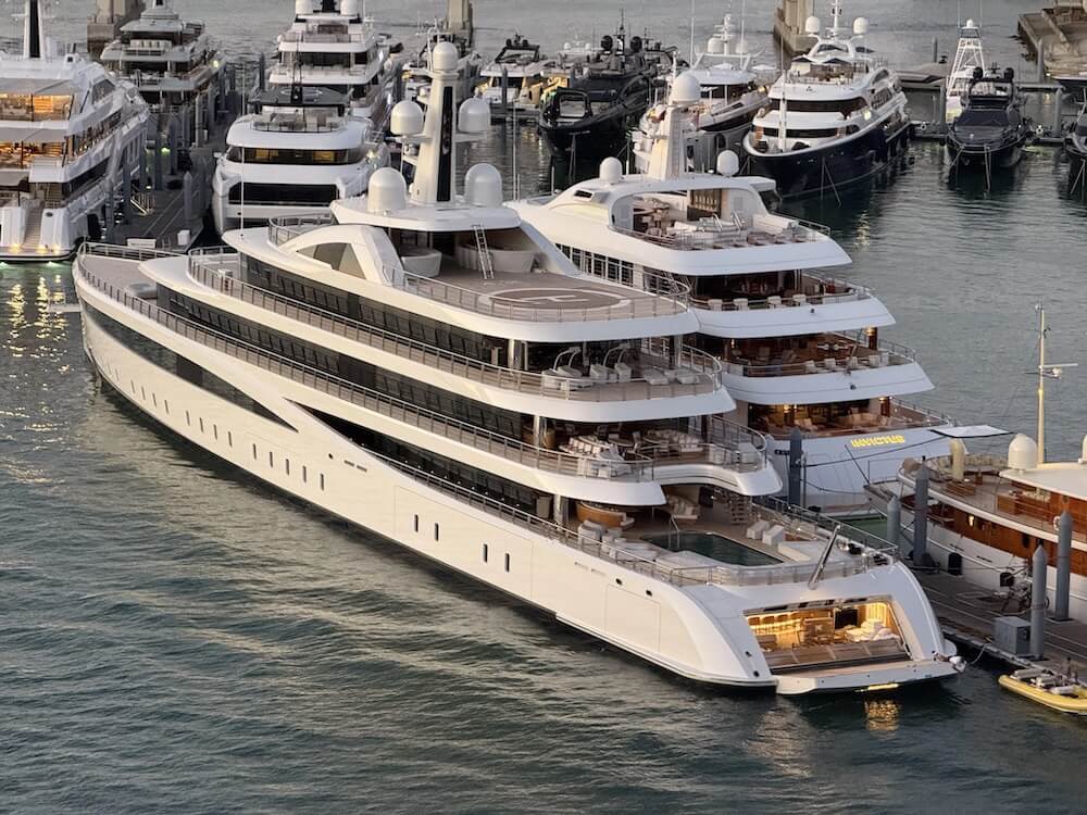 The boat in question was docked in what commenters determined was Miami.