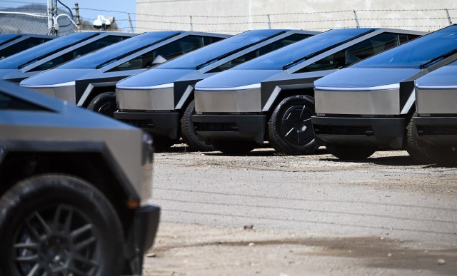 "Will be a difficult decision both for Tesla and Elon Musk."