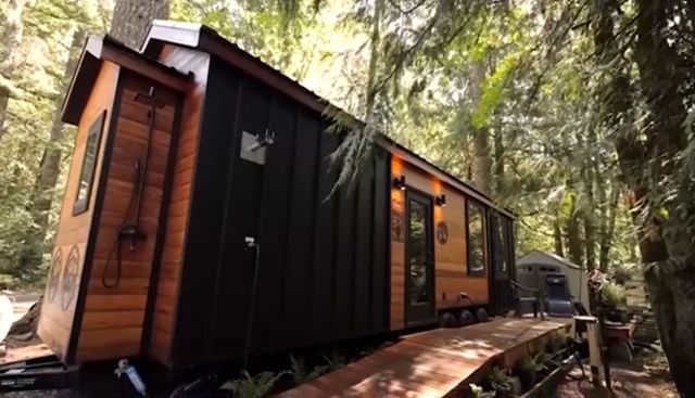 "This is so beautifully decorated."