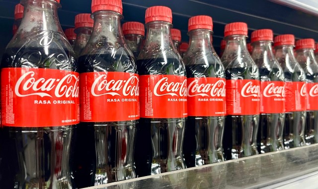 Coca-Cola labeled the viral video as "false."