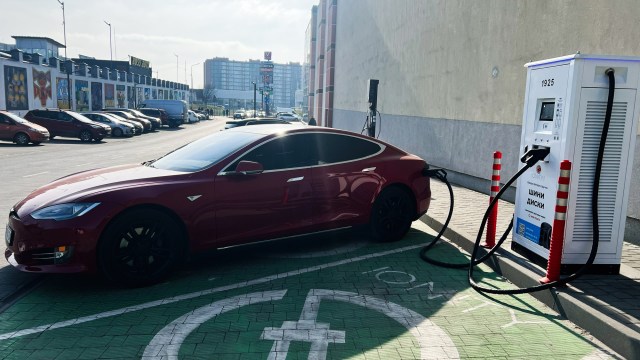 Advancements such as FSD help propel the electric vehicle market.