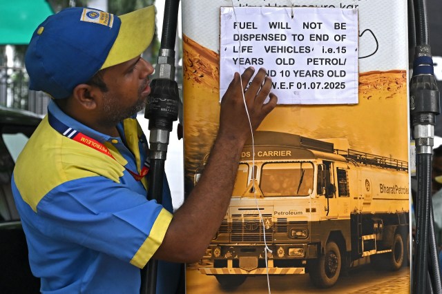 This ban affected an estimated 6 million cars on the streets of New Delhi.