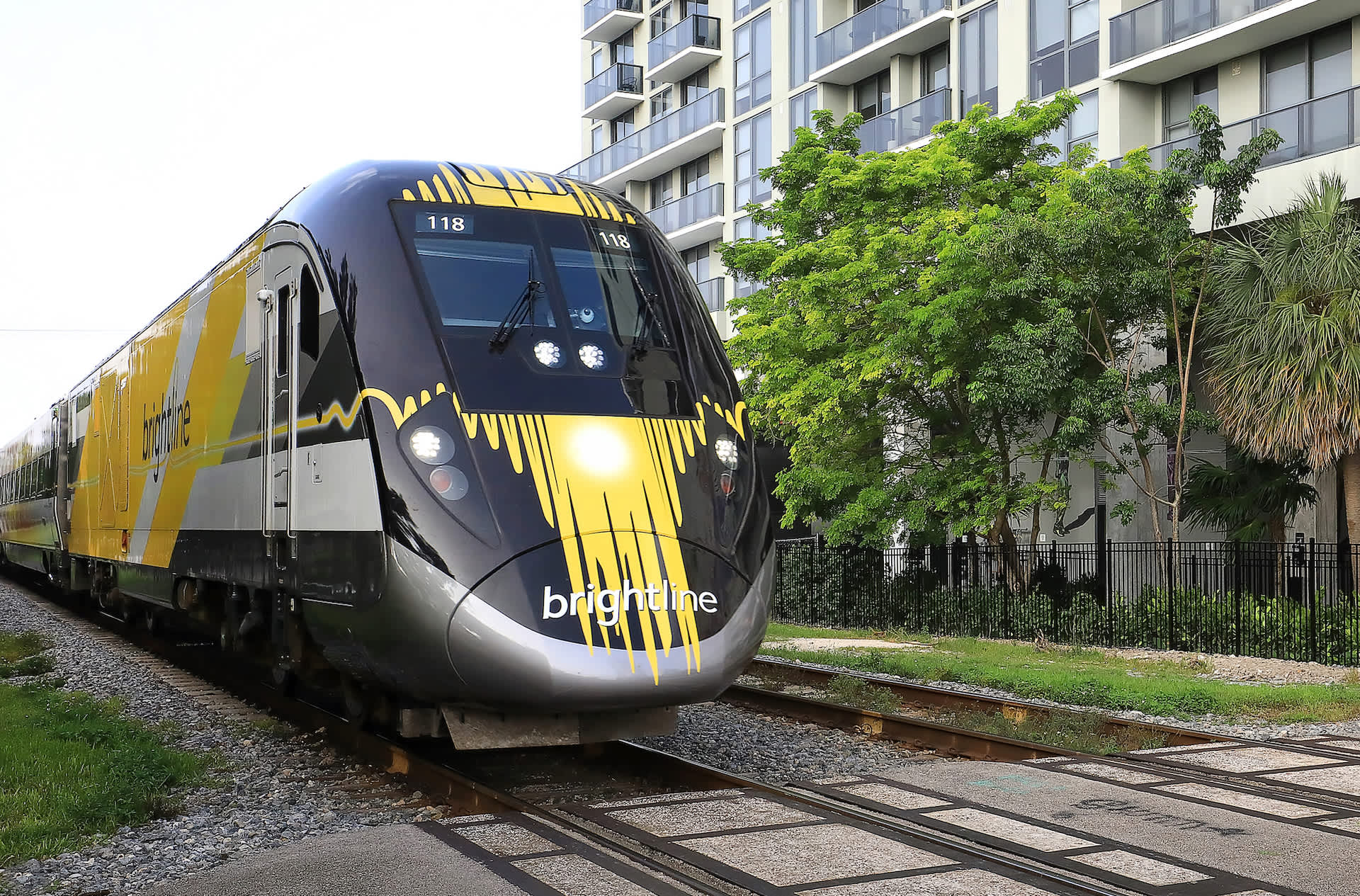 Traveler shares 'premium' ride aboard one of America's fastest trains: 'I like [it] so much better than flying'