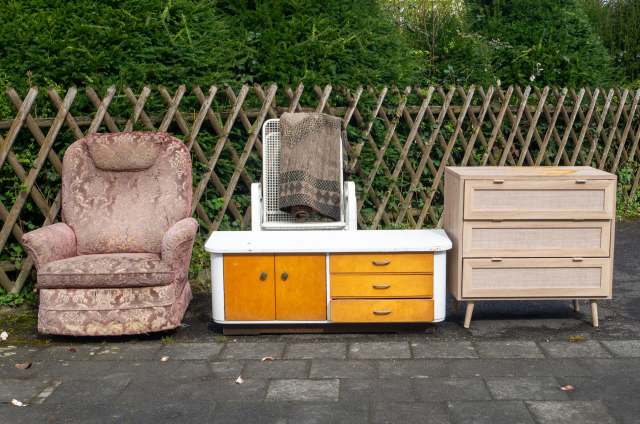 It looks good in both exterior and interior designs.