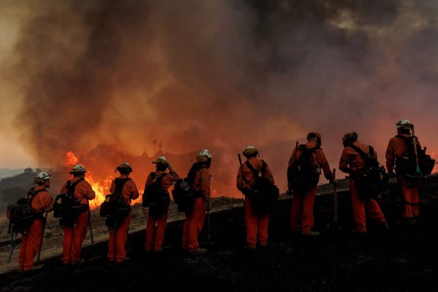 "This is a lawful order to LEAVE NOW. The area is lawfully closed to public access."